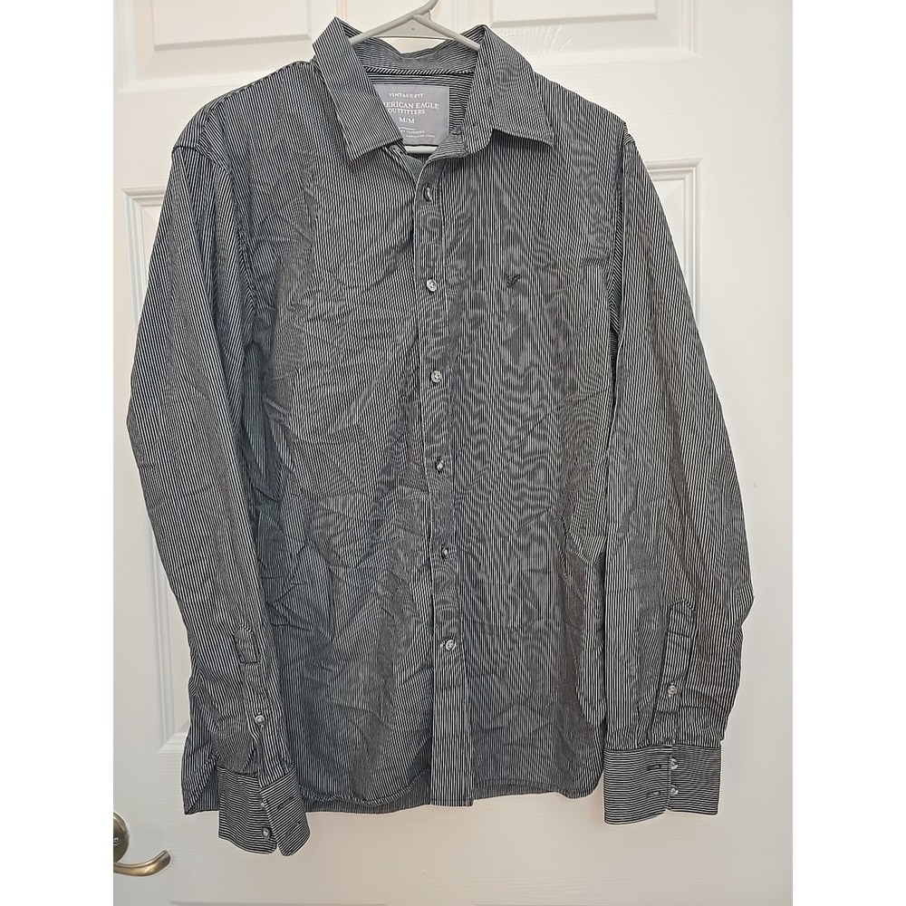 Men's Medium American Eagle Vintage Fit Button-Down Shirt